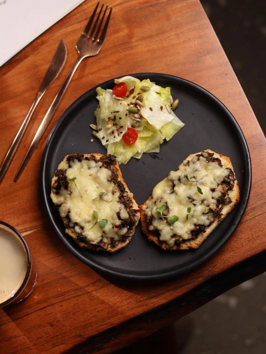 Shrooms toast